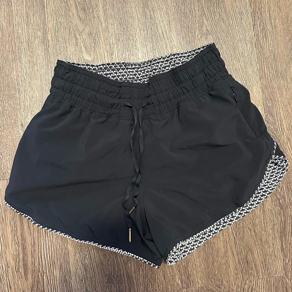 Reversible Lululemon Black Shorts - Picture 1 of 4